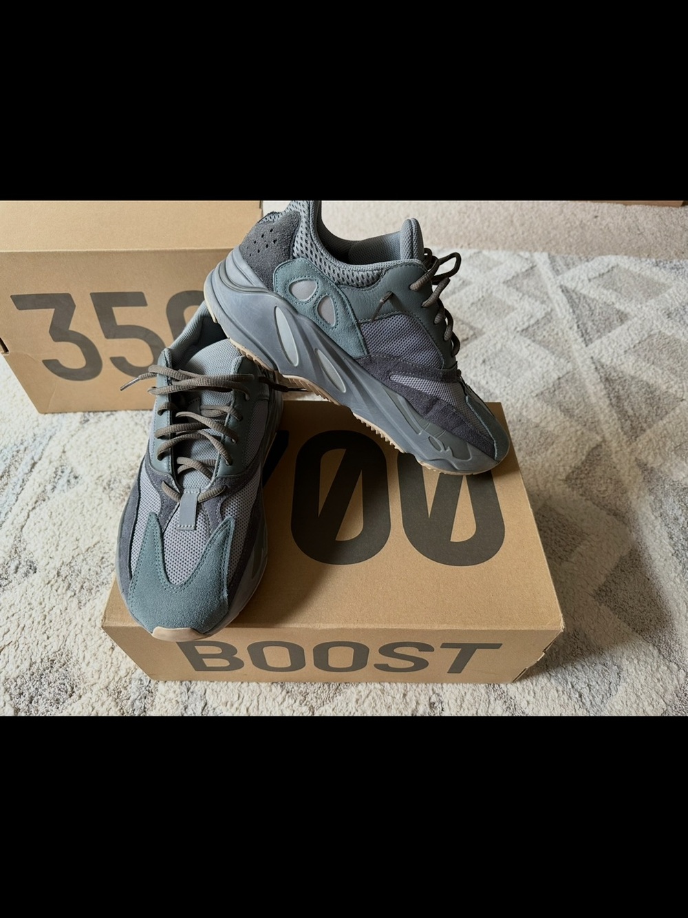 Yeezy Boost 700 Vintage-inspired Mens Sneaker - Grey